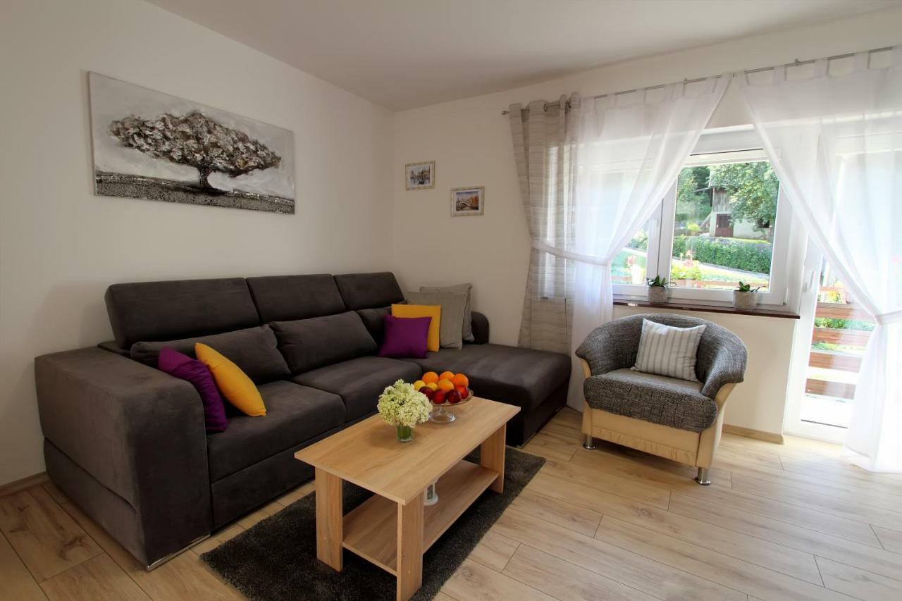 Apartamento Apartman Ana Otočac Exterior foto